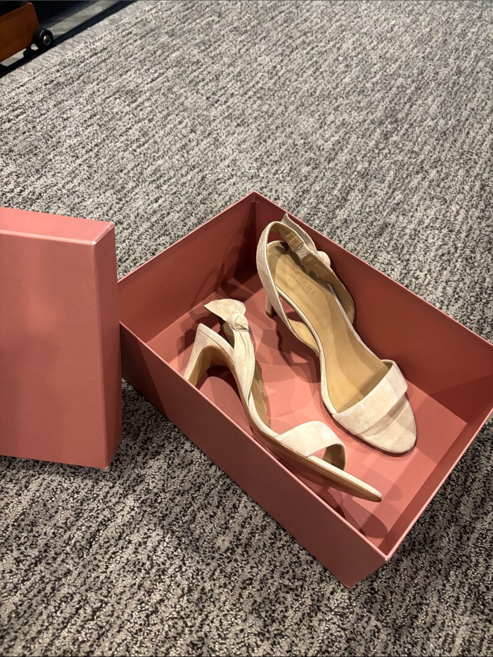 Sezane Cream Suede Slingback Heels brand new - Picture 4 of 4
